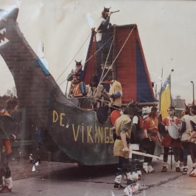Foto (50x70) van carnavalsgroep &quot;de Vikings&quot; Wolvertem